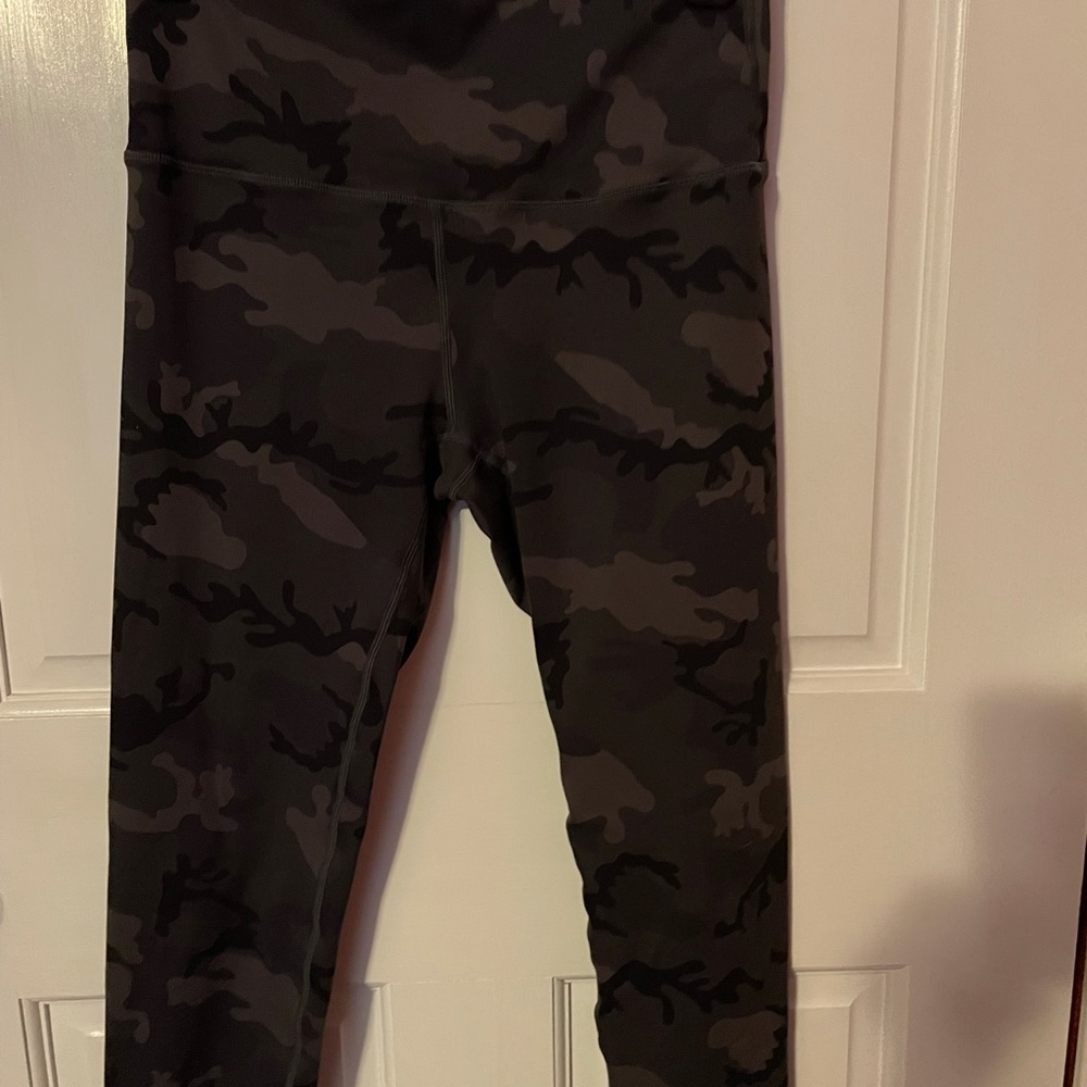 Zyia Forest Camo Luxe crop legging